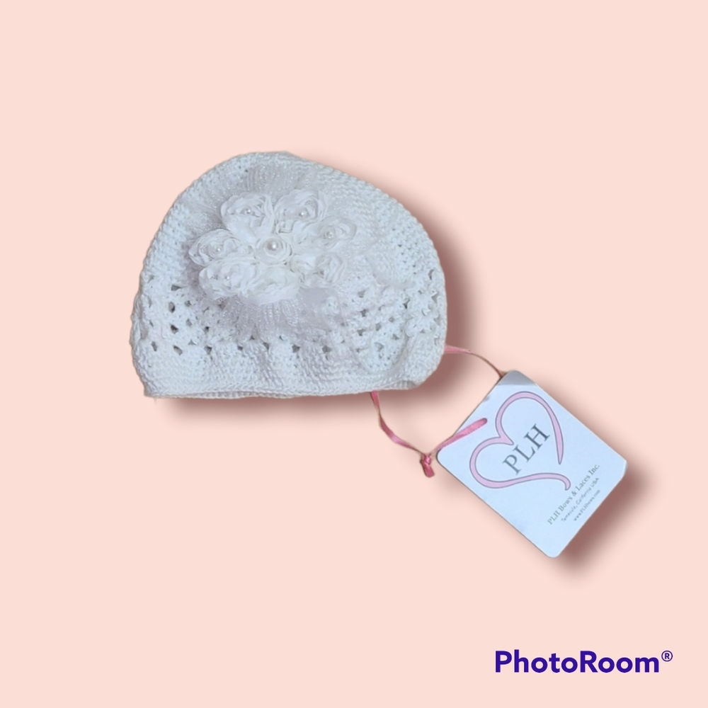 PLH Bows & Laces Inc. white crochet floral baby hat with faux pearls NWT